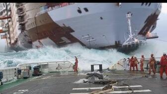 鏟車助推8200噸散貨船&ldquo;遠(yuǎn)景發(fā)展&rdquo;氣囊上排下水吉水接水順利#氣囊下水#船舶下水#船用氣囊#散貨船下水#遠(yuǎn)景發(fā)展